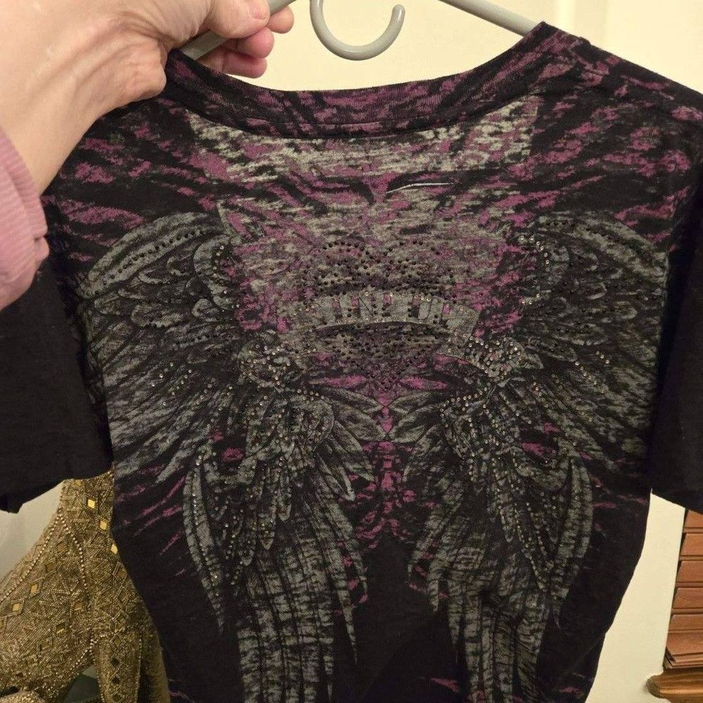 Affliction v neck, light material, purple and blk w angel wings